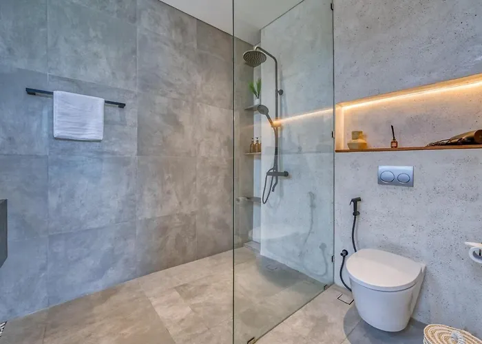 Luxury Industrial-style 2br Kirma Near The Вилла