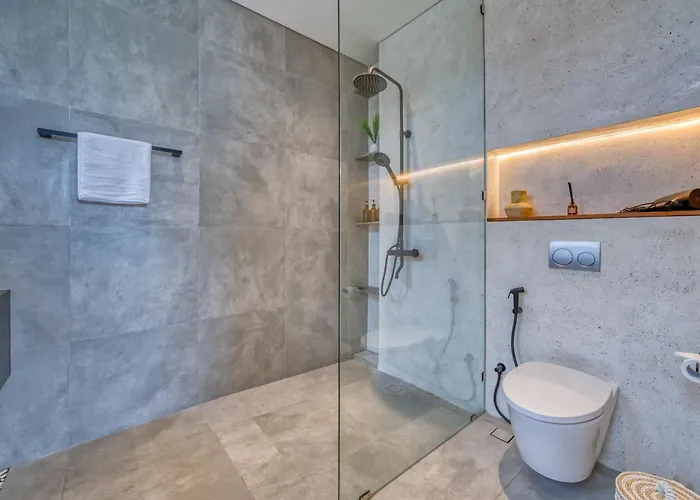 Luxury Industrial-style 2br Kirma Near The Вилла Чангу