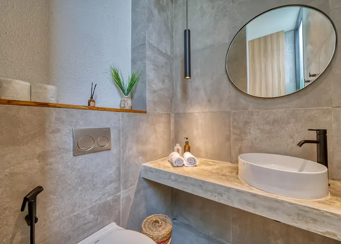 Luxury Industrial-style 2br Kirma Near The